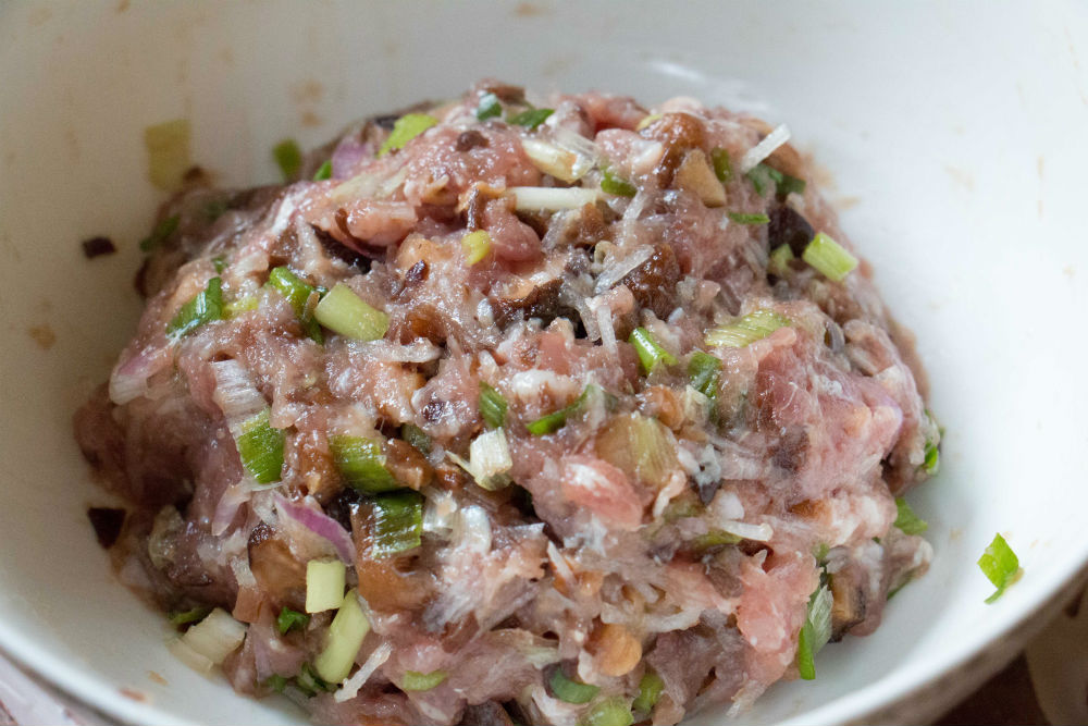 Làm nhân bánh