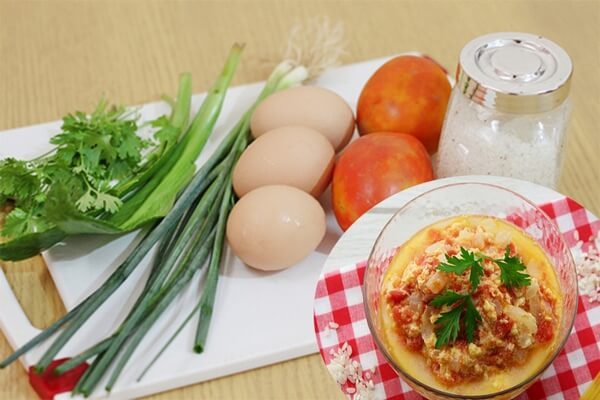 Nguyên liệu nấu canh cà chua trứng