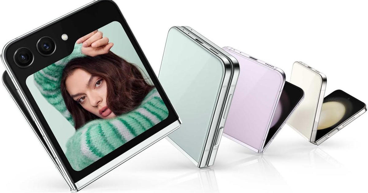 Cấu trúc gập mở vô cùng nhỏ gọn và sành điệu của Galaxy Z Flip5