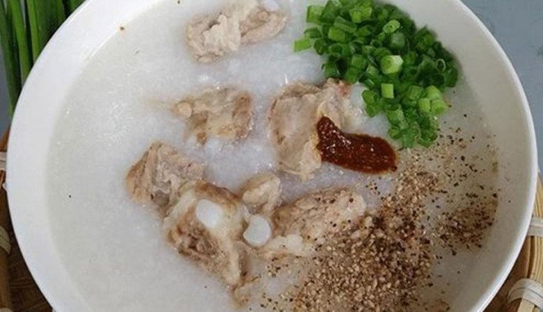 Cháo sườn mềm mịn thơm ngon