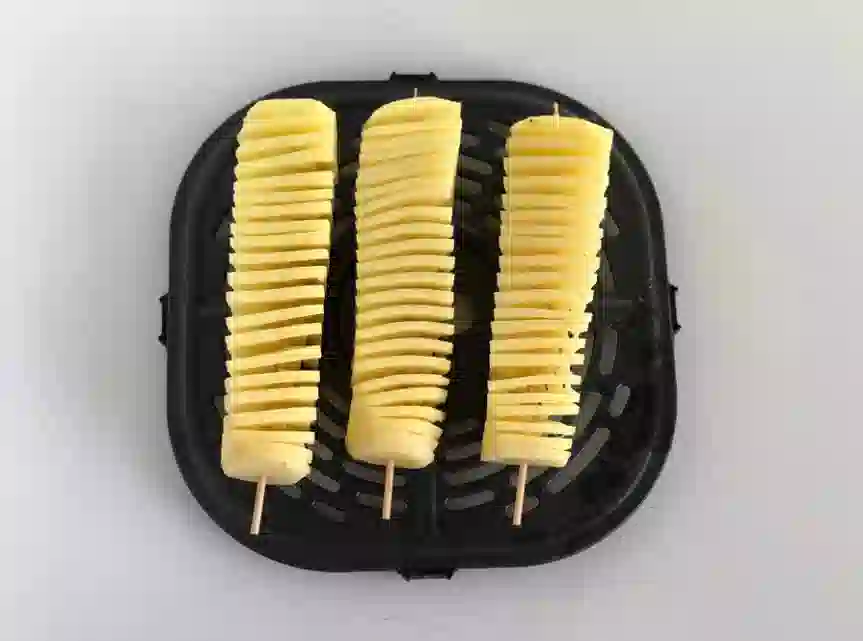 Chiên khoai tây lốc xoáy bằng nồi chiên không dầu