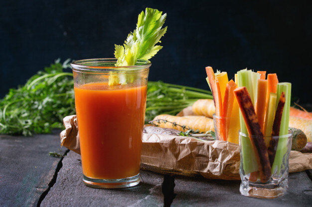 Nước ép cần tây mix cà chua