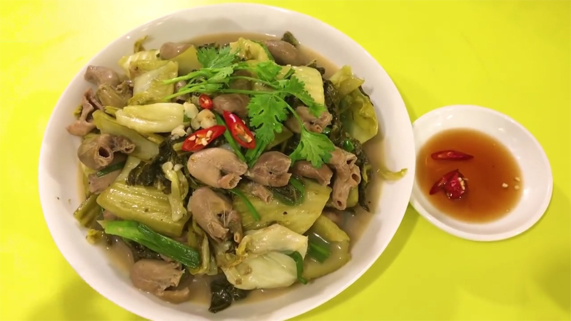 Bao tử cá ba sa nấu dưa chua