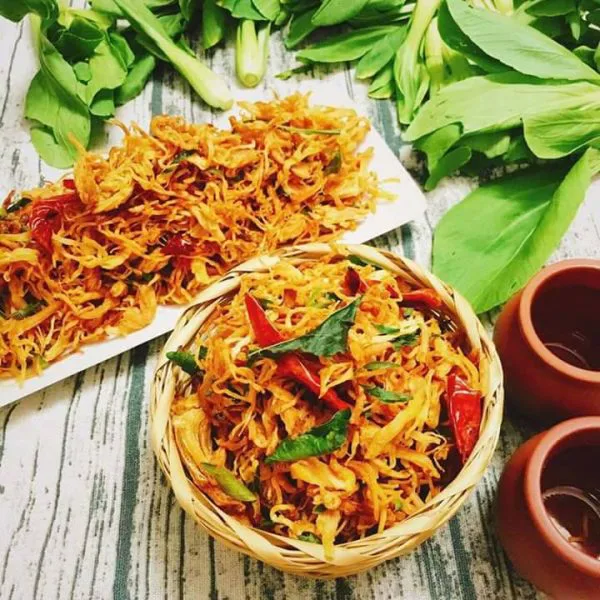 Khô gà lá chanh ăn ngon miệng
