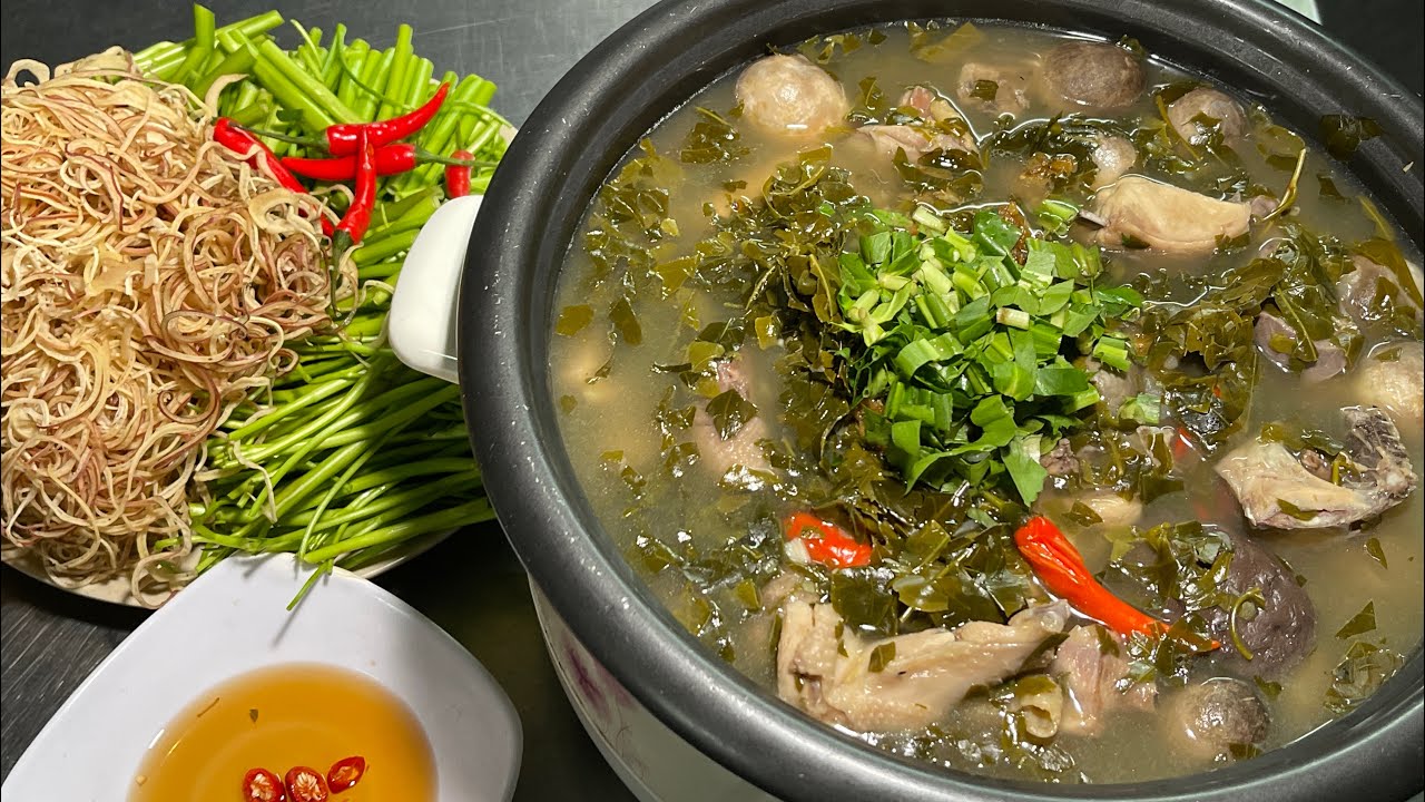 Lẩu gà lá giang thơm ngon