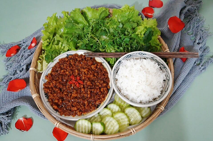Mắm tép chưng thịt đơn giản mà hao cơm