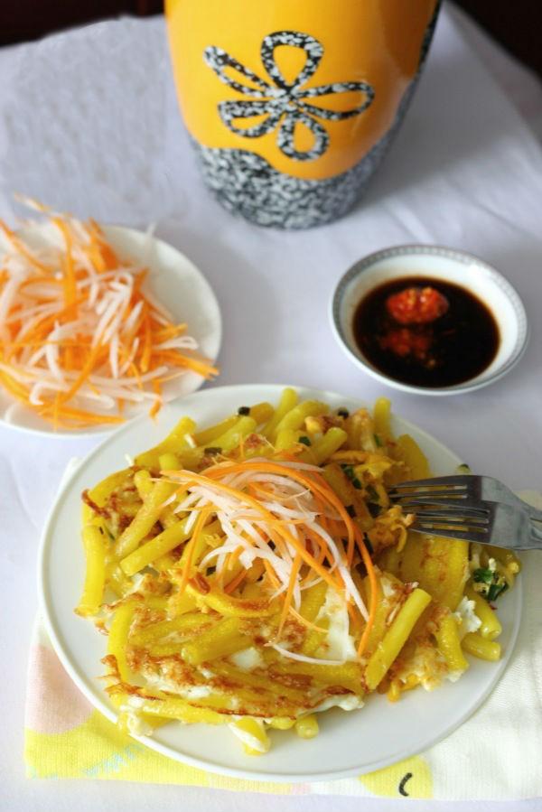 Nui chiên trứng thơm ngon